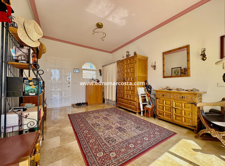 Objekte zum Wiederverkauf - Single Family Home - Orihuela - Orihuela Costa