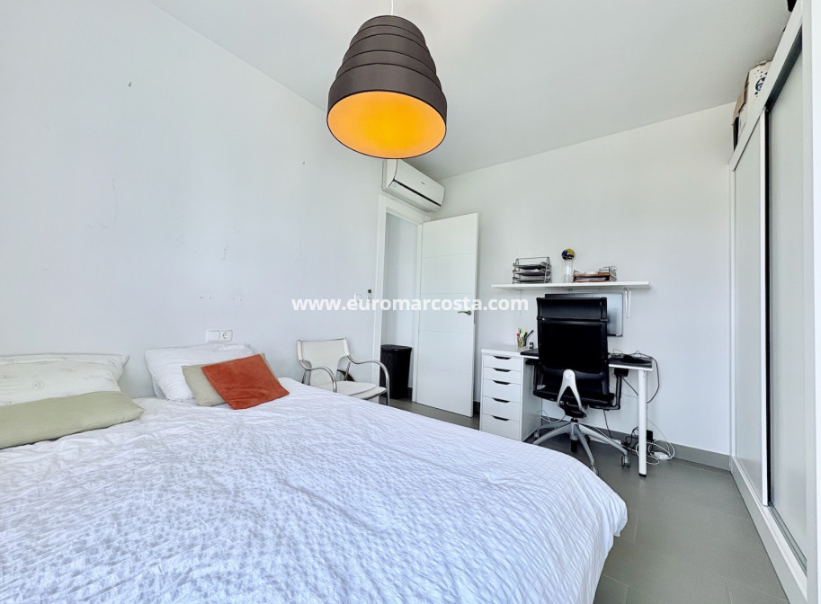 Objekte zum Wiederverkauf - Wohnung - Orihuela Costa