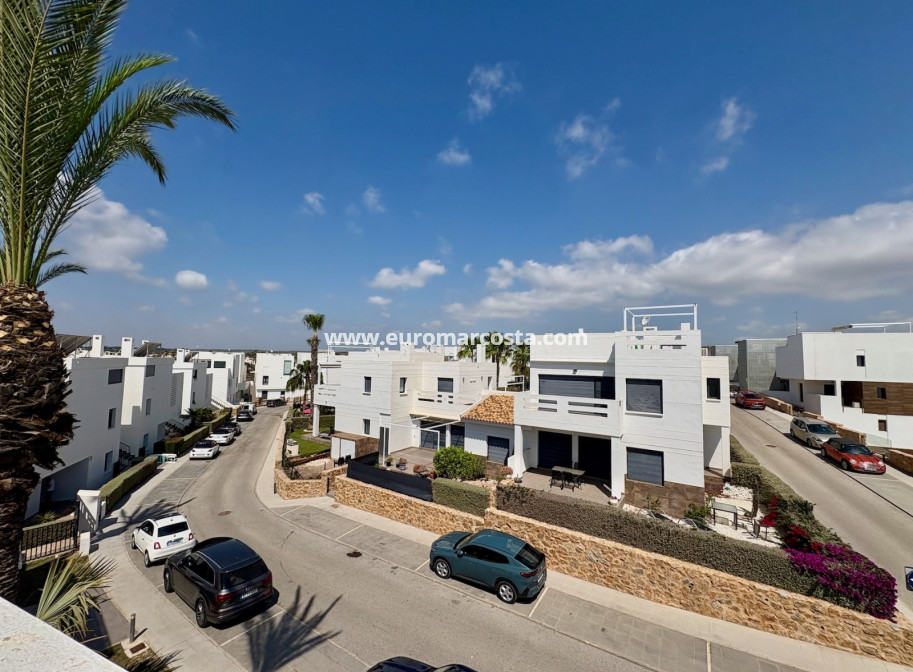 Objekte zum Wiederverkauf - Wohnung - Orihuela Costa