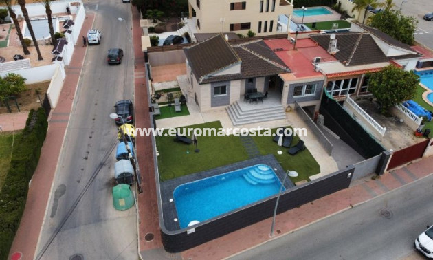 Sale - Villa - Torrevieja - TORREVIEJA