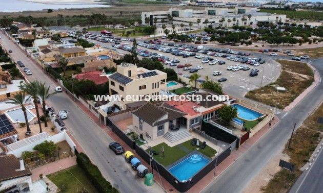 Sale - Villa - Torrevieja - TORREVIEJA
