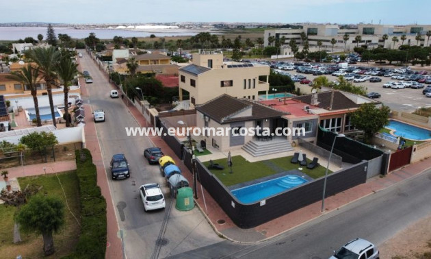 Sale - Villa - Torrevieja - TORREVIEJA