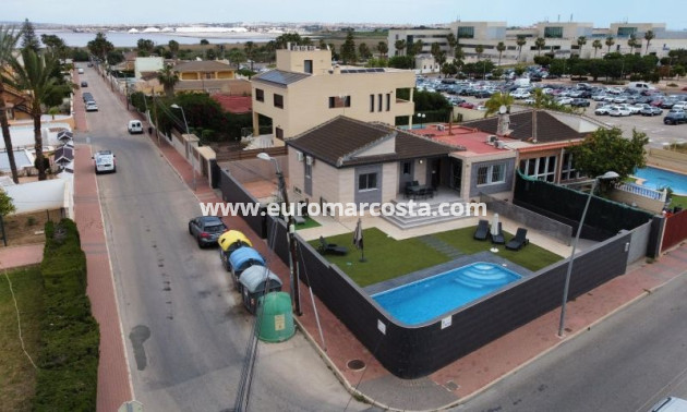 Sale - Villa - Torrevieja - TORREVIEJA