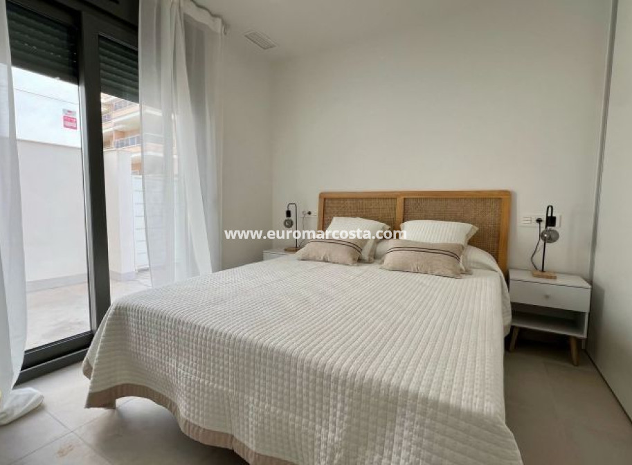 Sale - Villa - Orihuela Costa