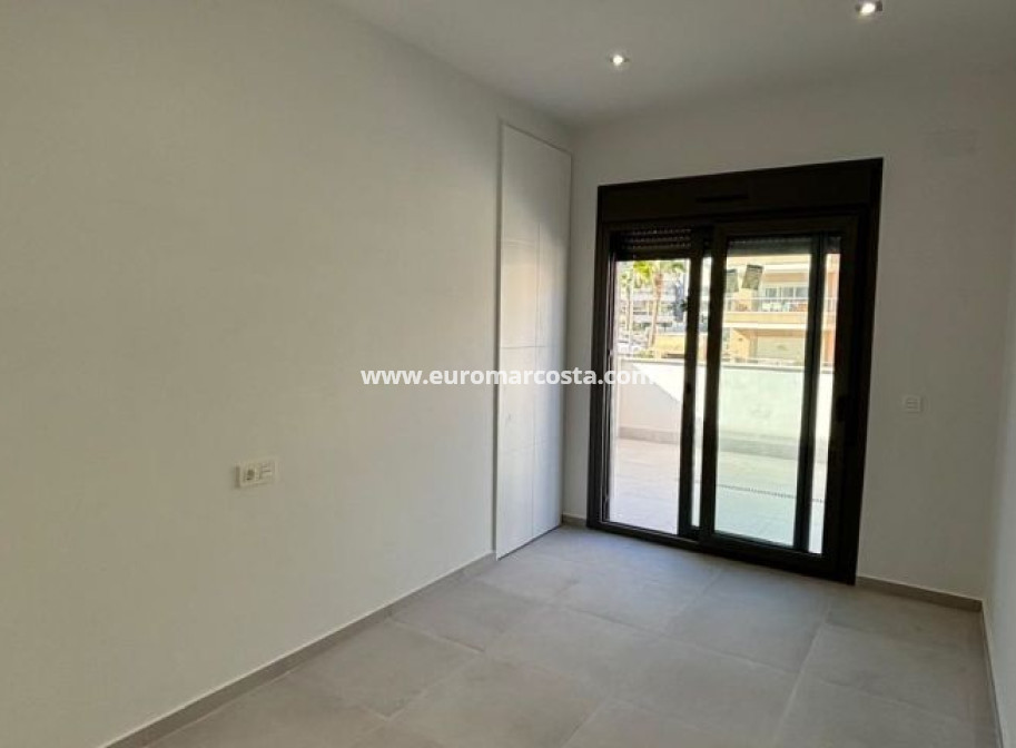 Sale - Villa - Orihuela Costa