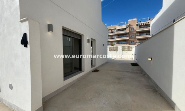 Sale - Villa - Orihuela Costa
