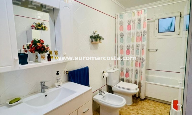 Objekte zum Wiederverkauf - Wohnung - Torrevieja - TORREVIEJA