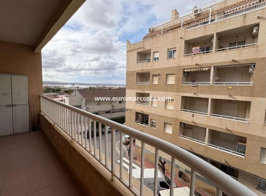 Objekte zum Wiederverkauf - Wohnung - Torrevieja - TORREVIEJA