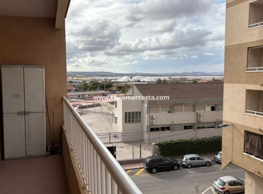Objekte zum Wiederverkauf - Wohnung - Torrevieja - TORREVIEJA