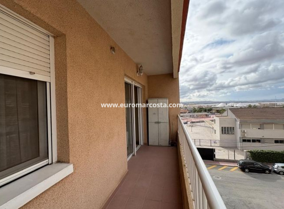 Objekte zum Wiederverkauf - Wohnung - Torrevieja - TORREVIEJA