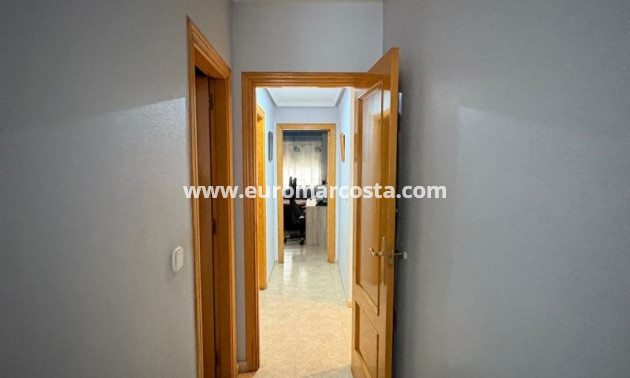 Objekte zum Wiederverkauf - Wohnung - Torrevieja - TORREVIEJA