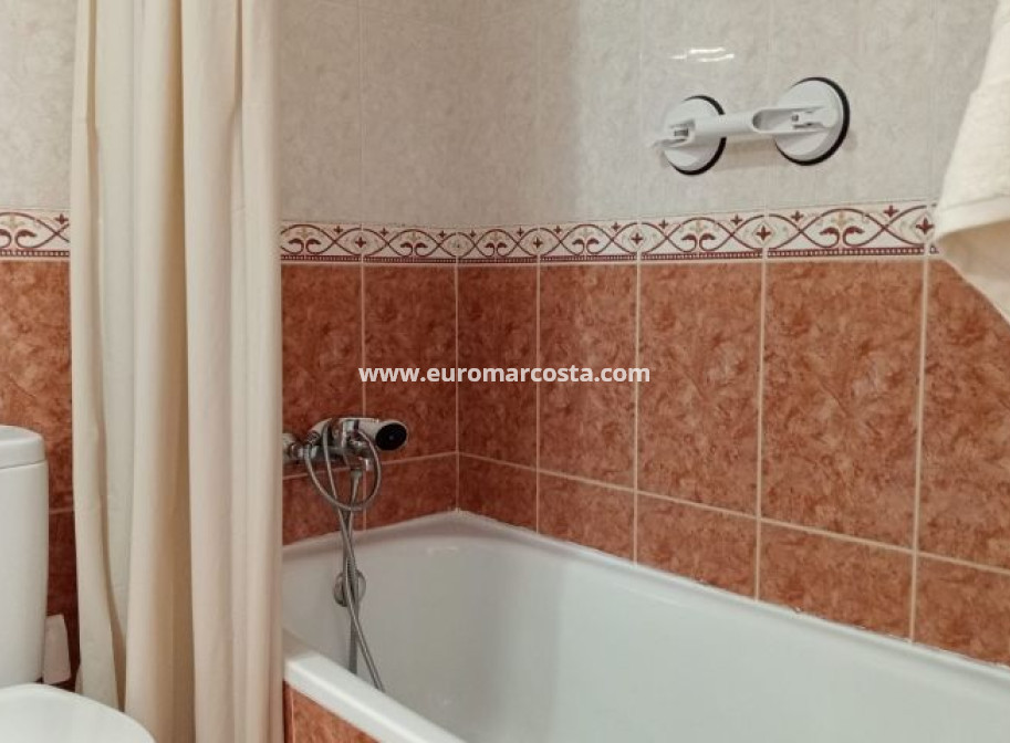 Objekte zum Wiederverkauf - Wohnung - Torrevieja - TORREVIEJA