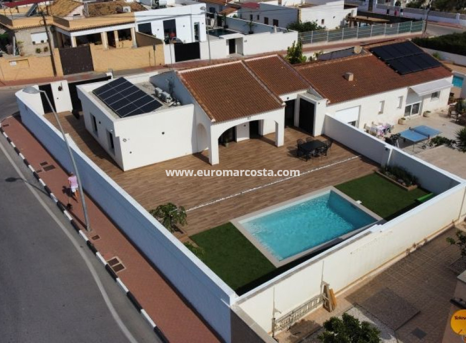 Venta - Villa - Torrevieja - TORREVIEJA