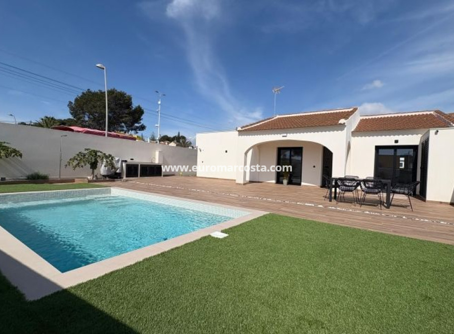 Venta - Villa - Torrevieja - TORREVIEJA