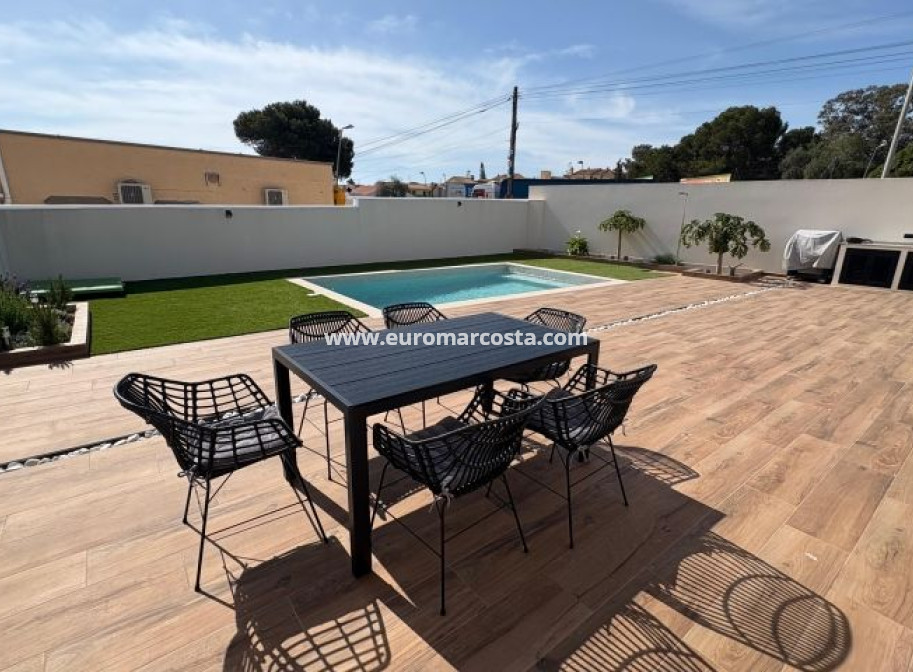 Venta - Villa - Torrevieja - TORREVIEJA