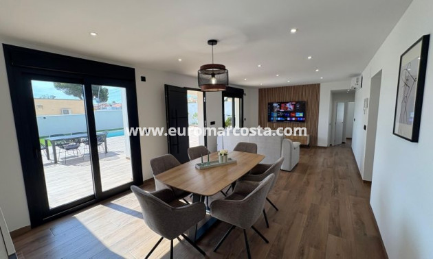 Venta - Villa - Torrevieja - TORREVIEJA