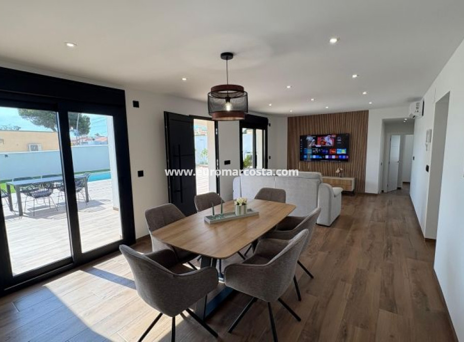 Venta - Villa - Torrevieja - TORREVIEJA