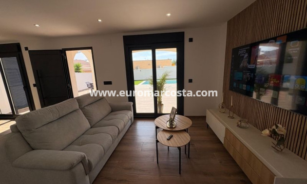 Venta - Villa - Torrevieja - TORREVIEJA