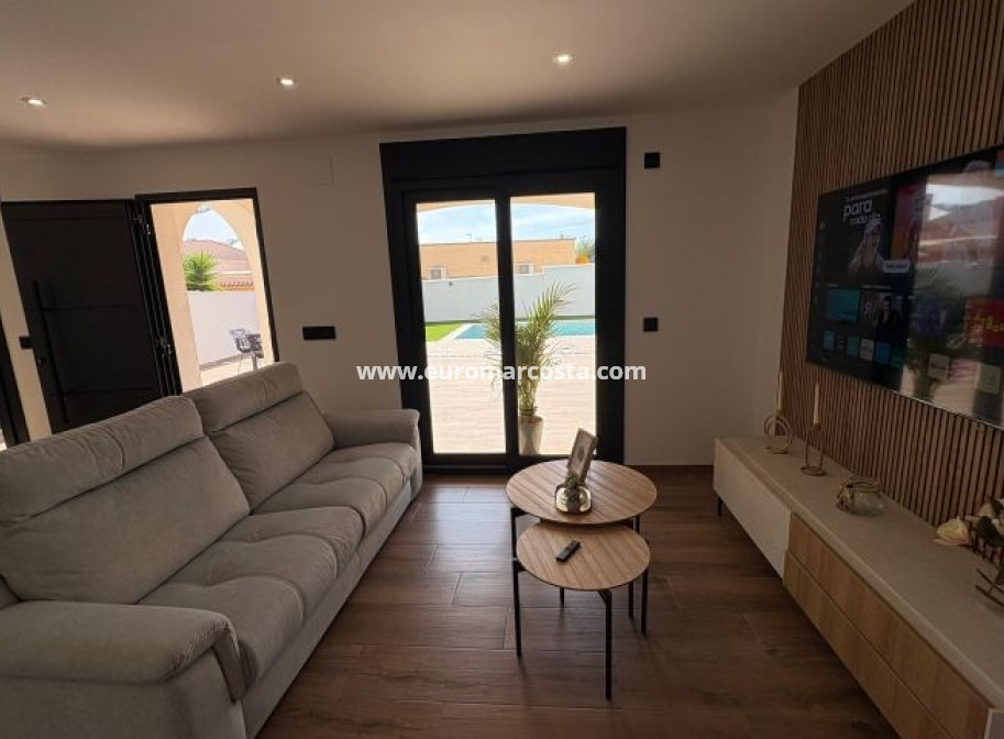 Venta - Villa - Torrevieja - TORREVIEJA