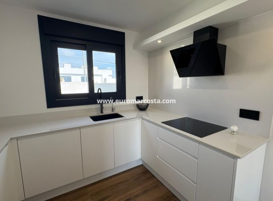 Venta - Villa - Torrevieja - TORREVIEJA