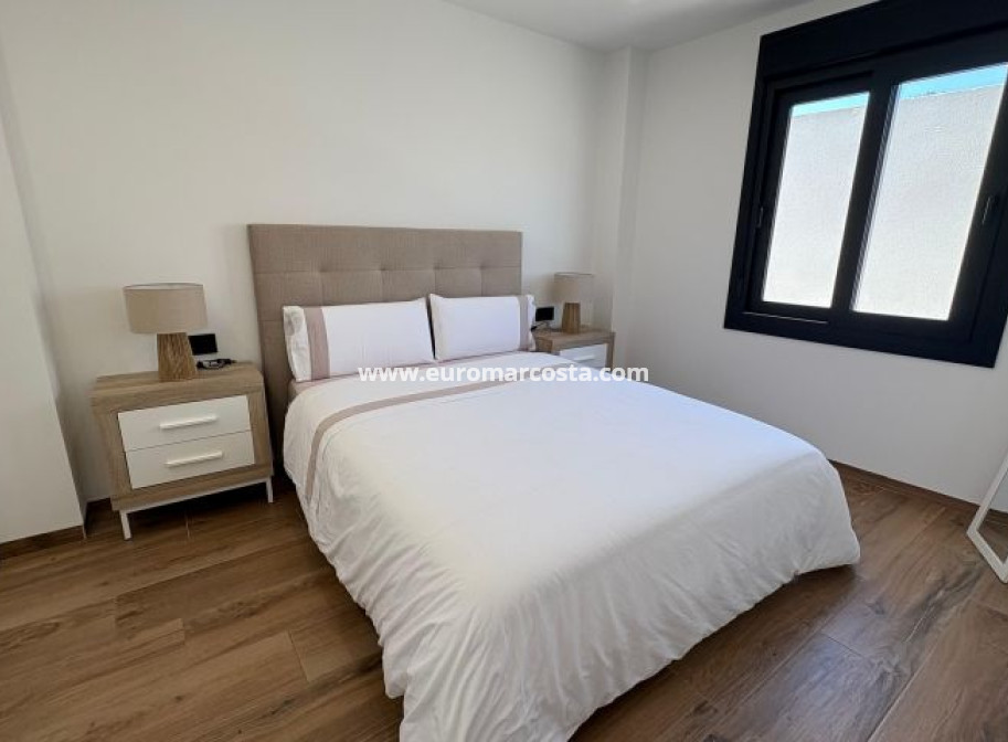 Venta - Villa - Torrevieja - TORREVIEJA