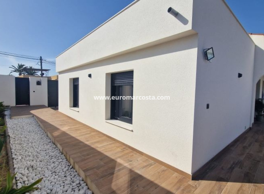 Venta - Villa - Torrevieja - TORREVIEJA