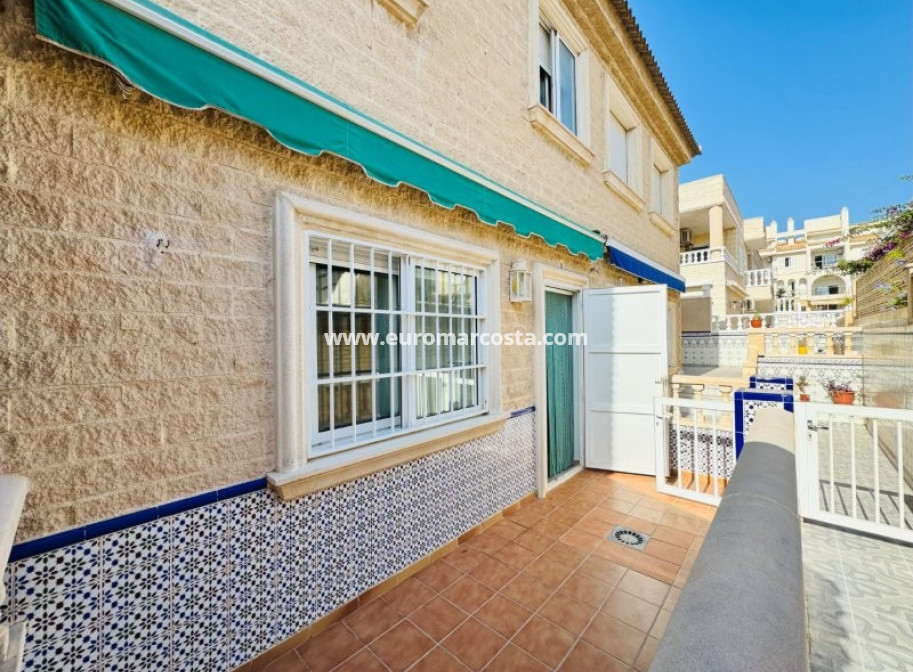 Sale - Townhouse - La Mata