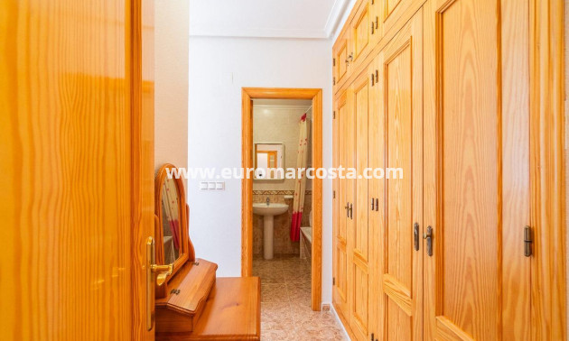 Venta - Apartamento / piso - Torrevieja - TORREVIEJA