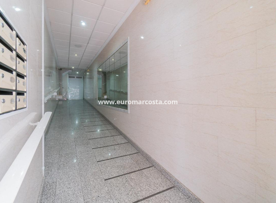 Venta - Apartamento / piso - Torrevieja - TORREVIEJA