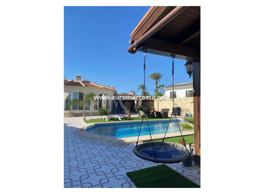Sale - Villa / Detached - Ciudad Quesada - Quesada Center