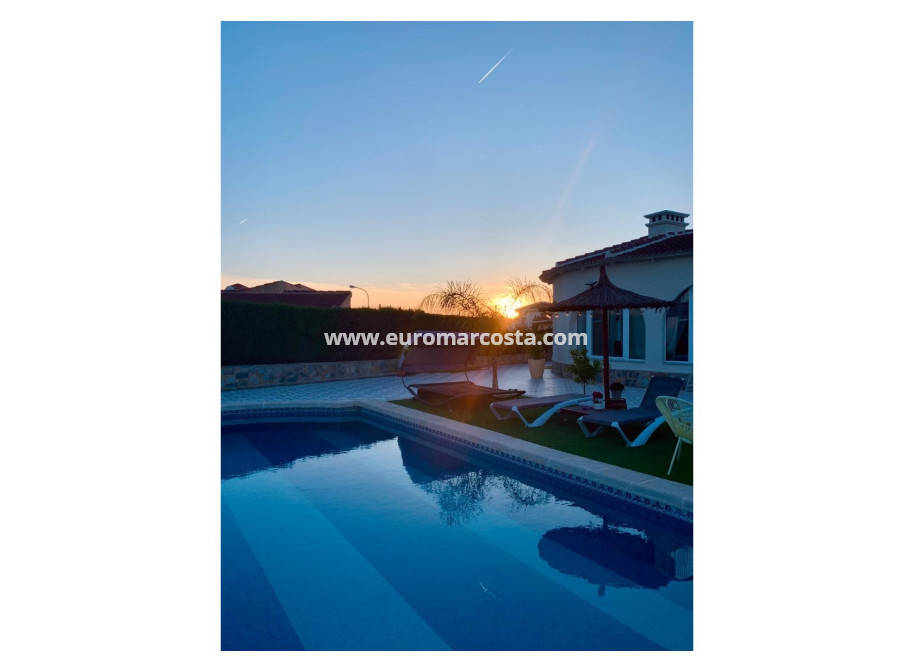 Sale - Villa / Detached - Ciudad Quesada - Quesada Center