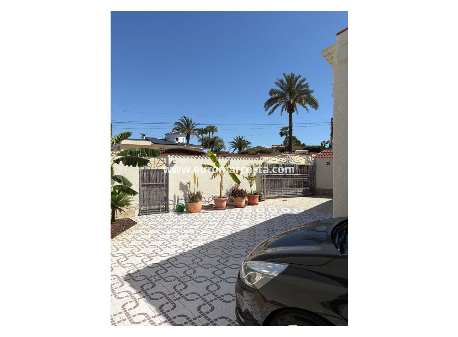Sale - Villa / Detached - Ciudad Quesada - Quesada Center