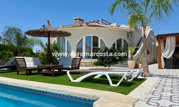 Sale - Villa / Detached - Ciudad Quesada - Quesada Center