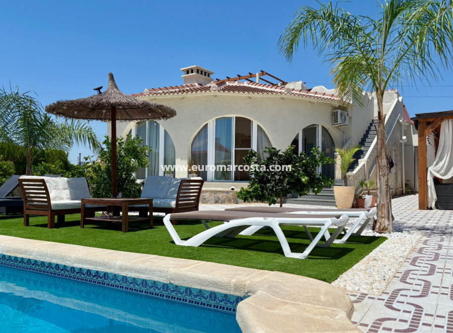 Sale - Villa / Detached - Ciudad Quesada - Quesada Center