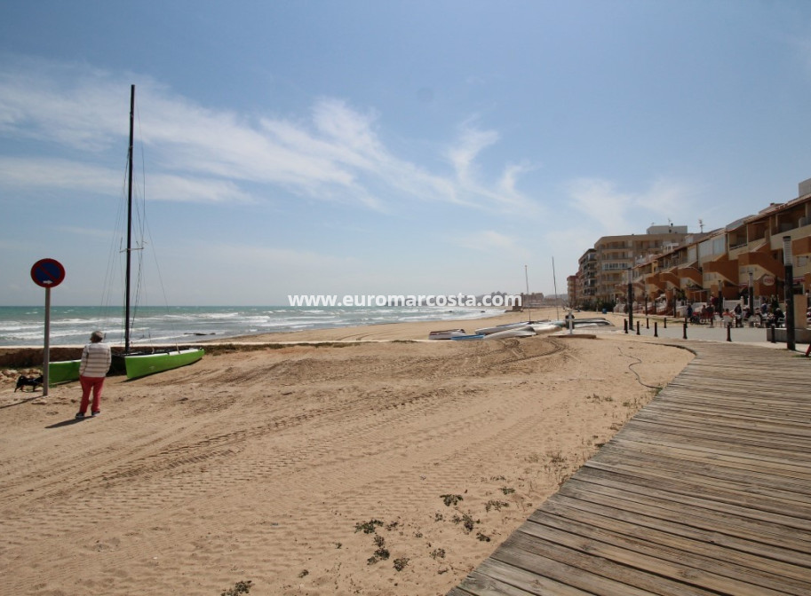 Sale - Apartment / flat - La Mata