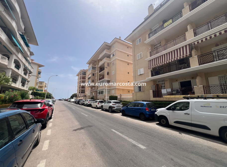 Sale - Apartment / flat - La Mata