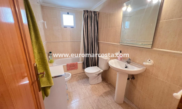 Sale - Apartment / flat - La Mata