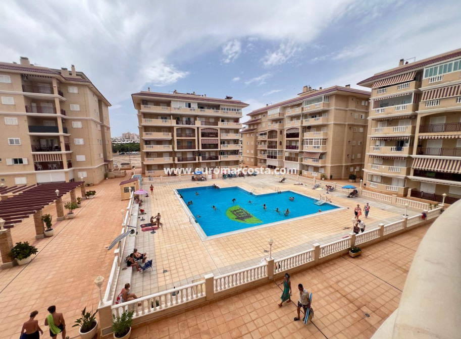 Sale - Apartment / flat - La Mata