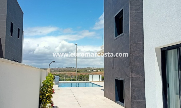 Venta - Villa - Orihuela Costa