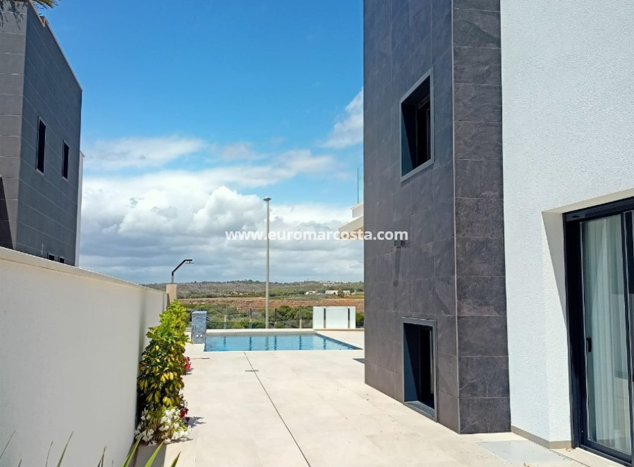 Venta - Villa - Orihuela Costa