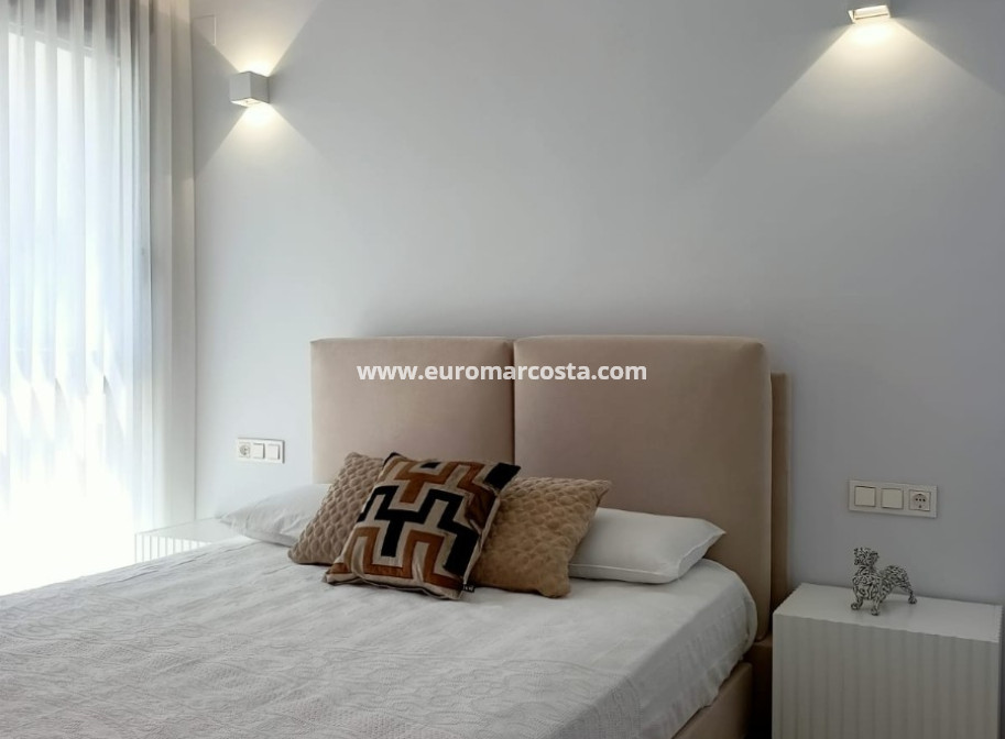 Venta - Villa - Orihuela Costa
