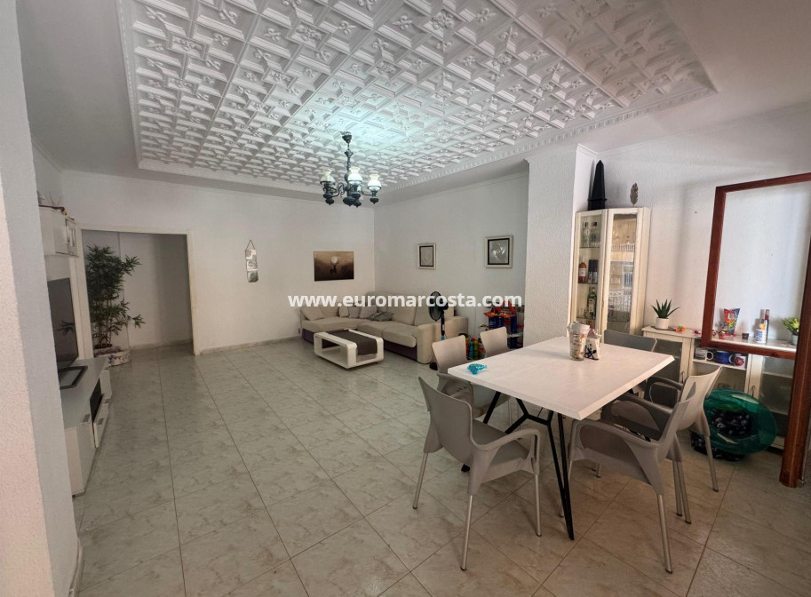 Objekte zum Wiederverkauf - Wohnung - Torrevieja - TORREVIEJA