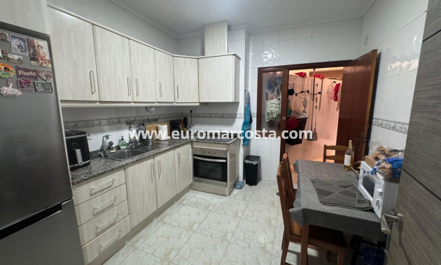 Objekte zum Wiederverkauf - Wohnung - Torrevieja - TORREVIEJA