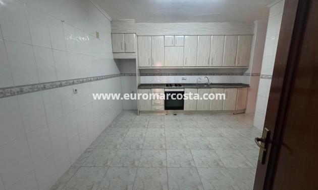 Objekte zum Wiederverkauf - Wohnung - Torrevieja - TORREVIEJA