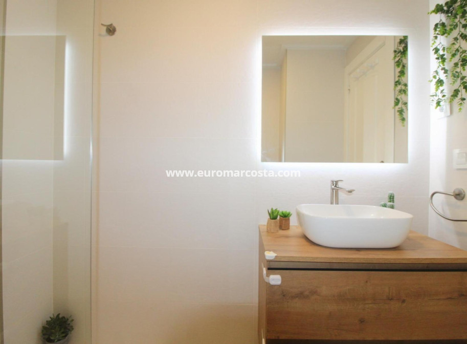 Objekte zum Wiederverkauf - Wohnung - Torrevieja - TORREVIEJA