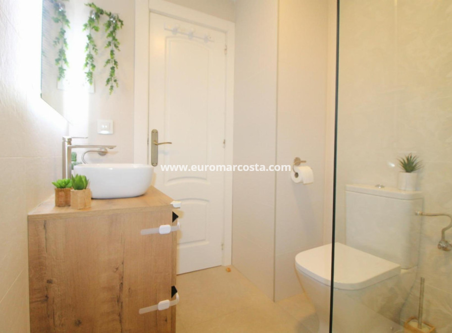 Objekte zum Wiederverkauf - Wohnung - Torrevieja - TORREVIEJA