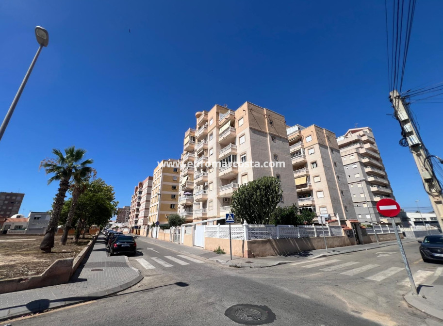 Objekte zum Wiederverkauf - Wohnung - Torrevieja Centro - TORREVIEJA