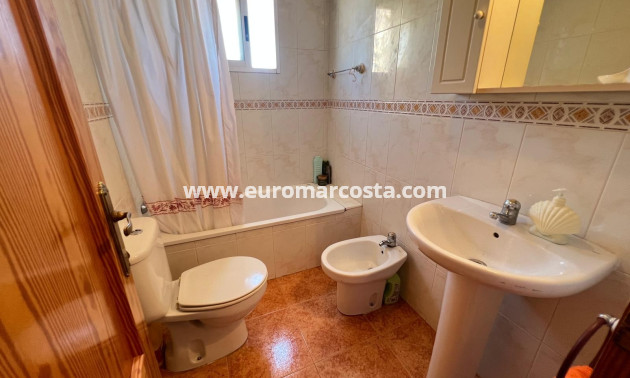 Objekte zum Wiederverkauf - Wohnung - Torrevieja Centro - TORREVIEJA