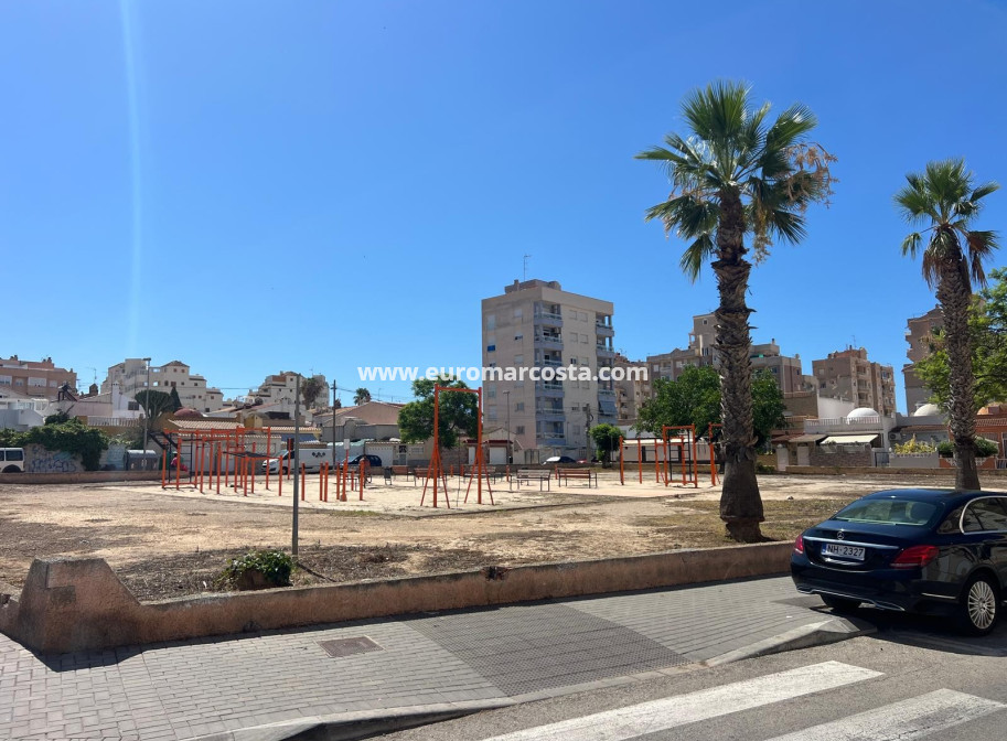 Objekte zum Wiederverkauf - Wohnung - Torrevieja Centro - TORREVIEJA