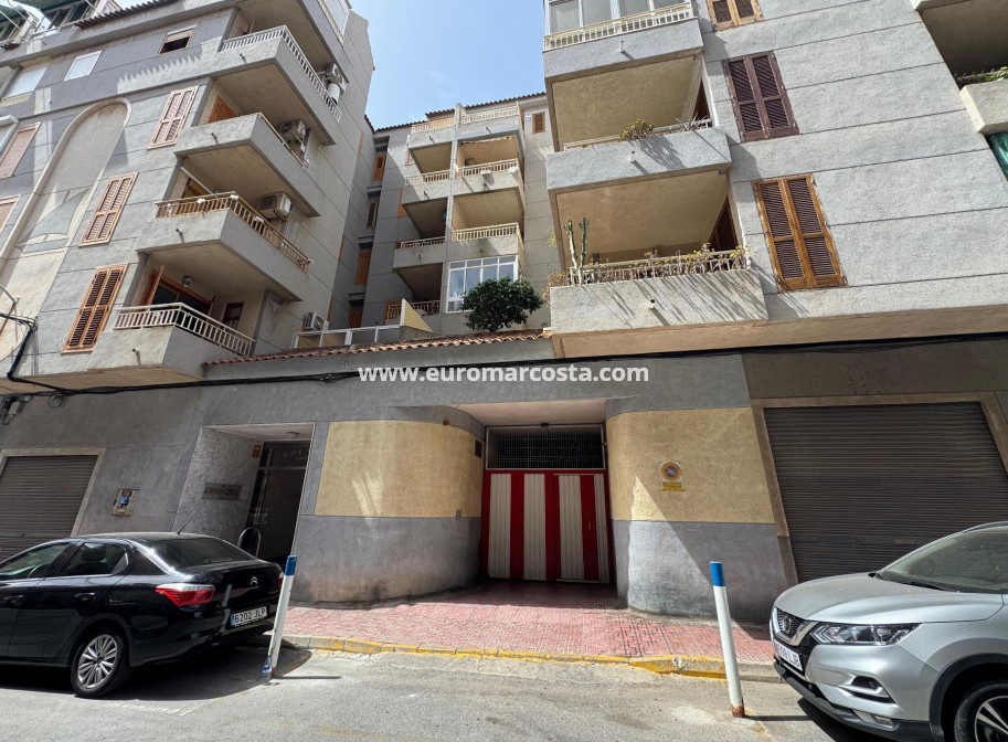 Objekte zum Wiederverkauf - Garaje - Torrevieja - TORREVIEJA